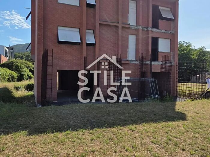 Casa con 14 locali in vendita in Sottomonte, Capannori