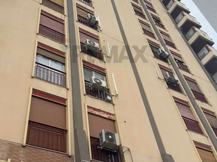 Appartamento con 6 locali in vendita in Palermo