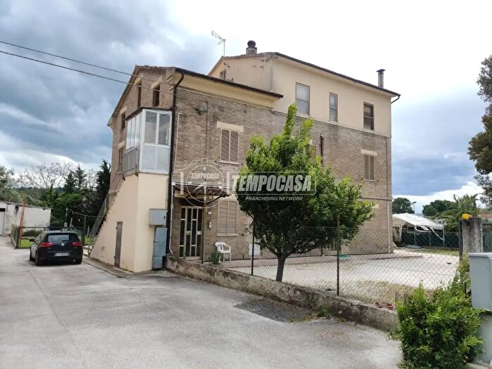 Appartamento quadrilocale in vendita in Località Valle Cascia, Montecassiano