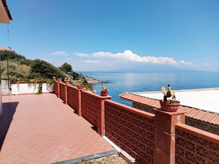 Casa quadrilocale in affitto in Baia del Silenzio, Augusta