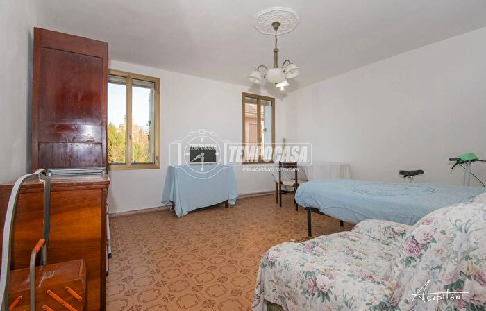 Casa trilocale in vendita in Via di Villanova, Modena