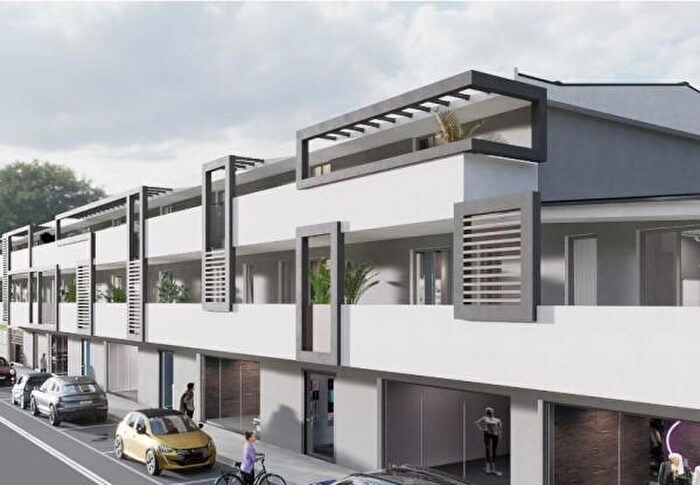 Appartamento trilocale in vendita in Viale Olimpico, Aversa