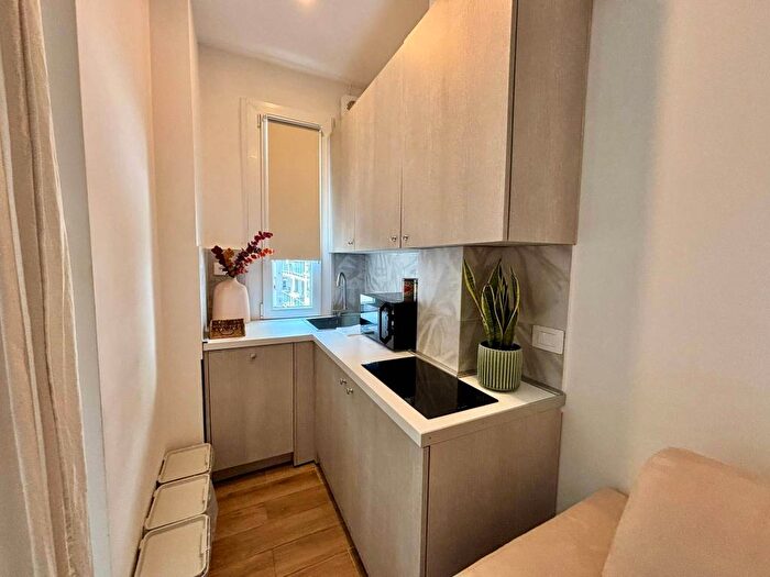Appartamento monolocale in affitto in Via Giancarlo Sismondi, Argonne Corsica, Milano