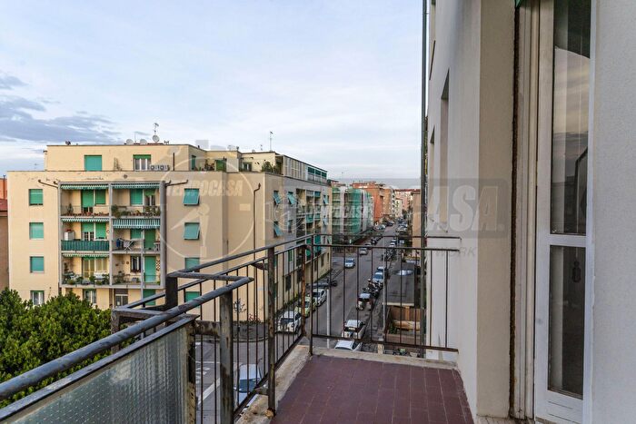 Appartamento con 5 locali in vendita in Livorno