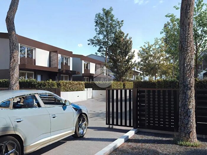 Appartamento quadrilocale in vendita in Via Caduti per La Libertà, Cervia