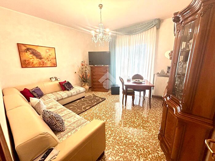 Appartamento trilocale in vendita in Via S Rocco, Caravaggio