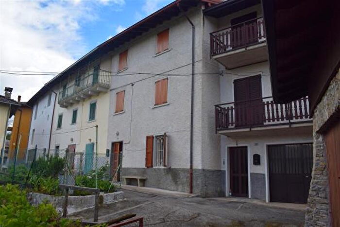 Casa con 5 locali in vendita in Via Don Antonio Locatelli, Costa Di Serina