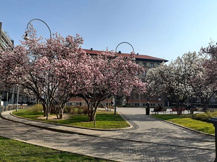 Appartamento con 5 locali in affitto in Via Mario Pagano, Pagano, Milano