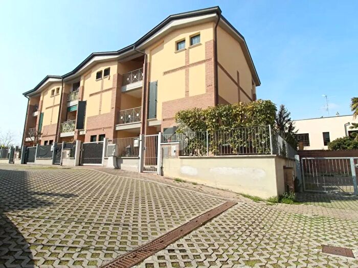 Casa con 5 locali in vendita in Via Martiri di Cervarolo, Reggio Emilia