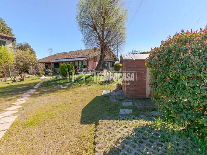 Casa trilocale in vendita in Via Baggio, Cusago