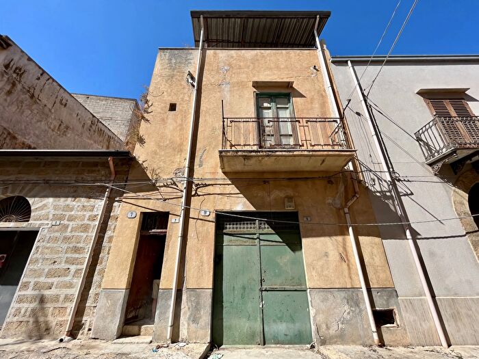 Casa quadrilocale in vendita in Via Frank Zappa Partinico Pa Italia, Partinico