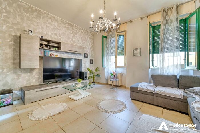 Appartamento trilocale in vendita in Via Frassi, Melegnano