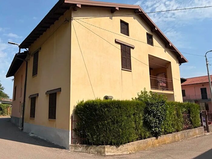 Casa quadrilocale in vendita in Via Vivirolo, Varese