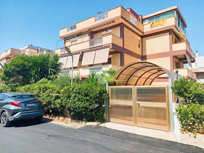 Appartamento trilocale in affitto in Via Bologna, Ardea