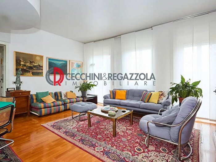 Appartamento quadrilocale in vendita in Via Filippo Brunelleschi, Milano