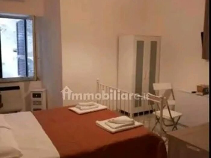Appartamento monolocale in affitto in Via Nilo, Napoli