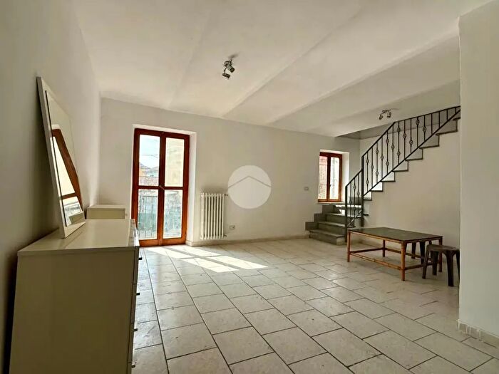 Casa quadrilocale in vendita in Via Trincere, Asti