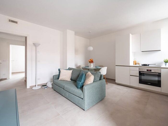 Appartamento trilocale in affitto in Via Antonio Tolomeo Trivulzio, De Angeli, Milano