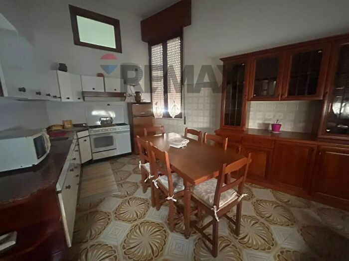 Casa con 6 locali in vendita in Via Vittorio Emanuele, Melilli