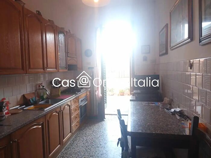Appartamento con 5 locali in vendita in Prato