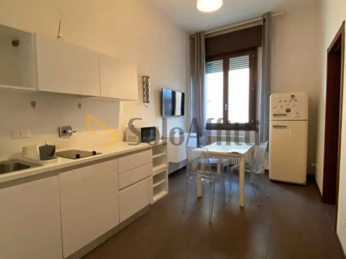 Appartamento trilocale in affitto in Via Luigi Tanari, Bologna