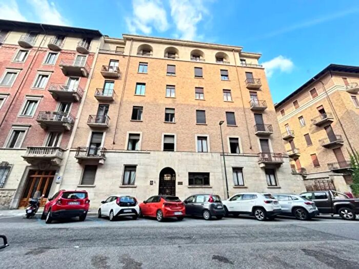 Appartamento con 6 locali in affitto in Via Giacomo Bove, Torino