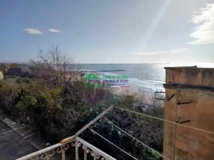 Appartamento trilocale in vendita in Gela