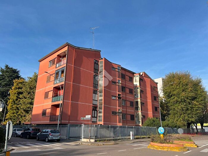 Appartamento quadrilocale in vendita in Via Bruno Buozzi, Corsico