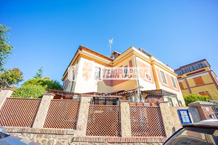 Appartamento quadrilocale in vendita in Roma