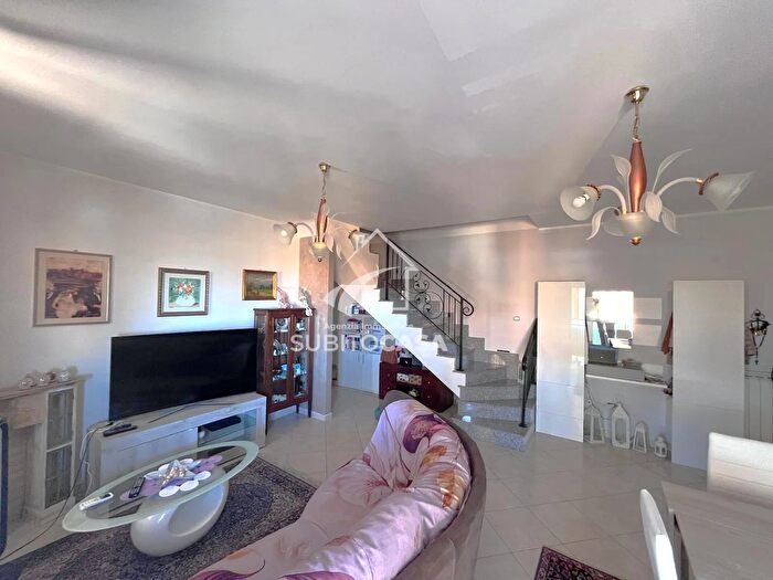 Appartamento trilocale in vendita in Via Fortore Termoli Cb, Termoli