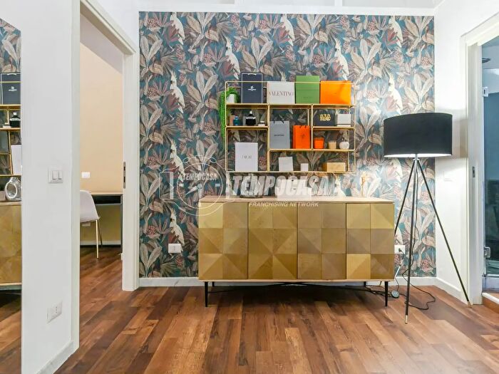 Appartamento trilocale in affitto in Via Carlo Farini, Milano