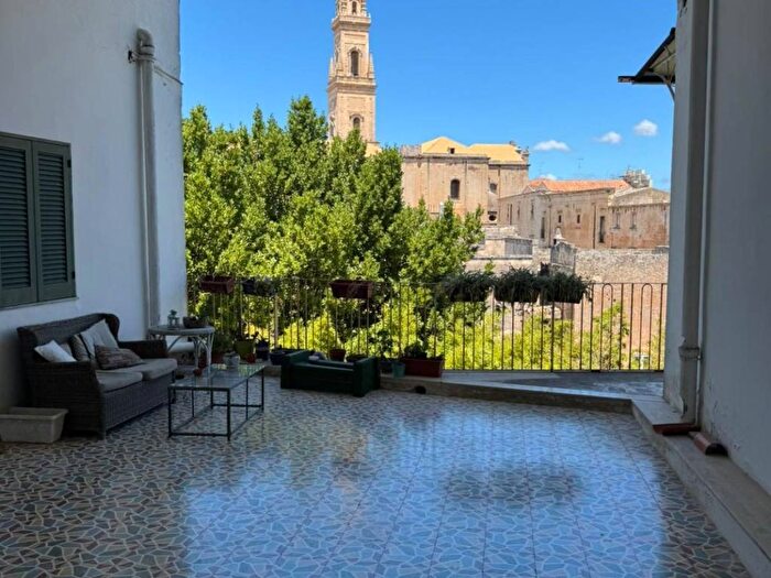 Appartamento trilocale in affitto in Via Guglielmo Paladini, Centro Storico, Lecce