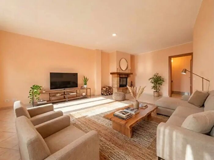 Casa con 6 locali in vendita in Diano D'Alba