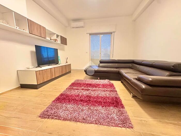 Appartamento quadrilocale in vendita in Via De Lilla, Bari