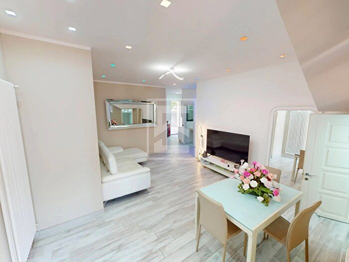 Appartamento trilocale in vendita in Via Verona, Sirmione