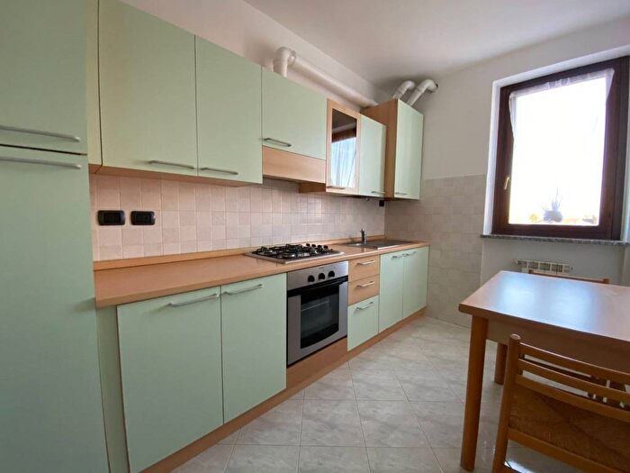 Appartamento bilocale in affitto in Via Marzo, Arnate, Gallarate