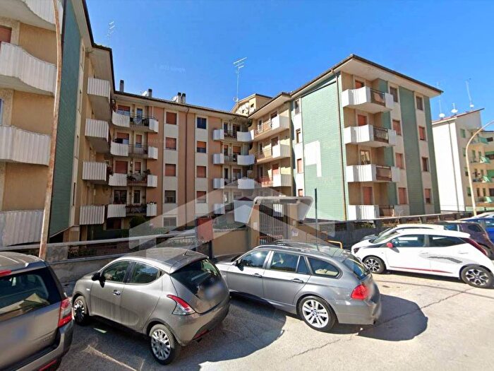 Appartamento quadrilocale in affitto in Via Crispi, Via XXIV Maggio CEP, Campobasso