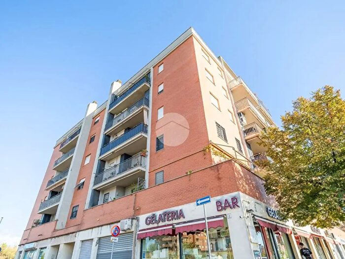 Appartamento quadrilocale in vendita in Via Hippolyte Adolphe Taine, Roma