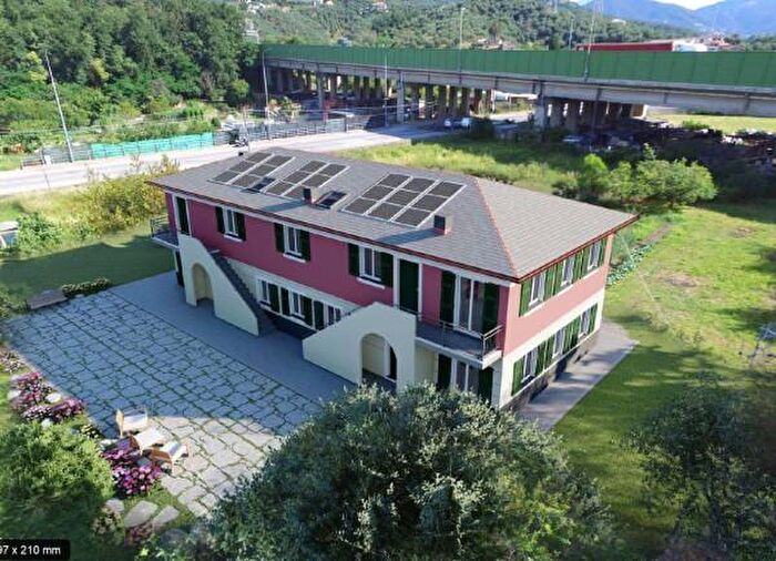 Appartamento bilocale in vendita in Via Fabbrica E Valle, Sestri Levante