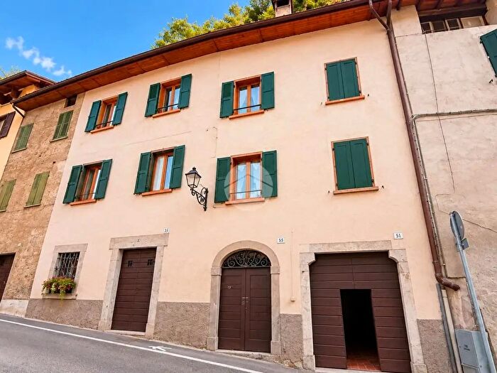 Casa con 5 locali in vendita in Via Pelabrocco, Breno
