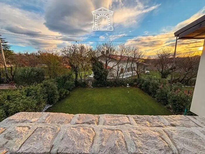 Casa quadrilocale in vendita in Basovizza, Trieste