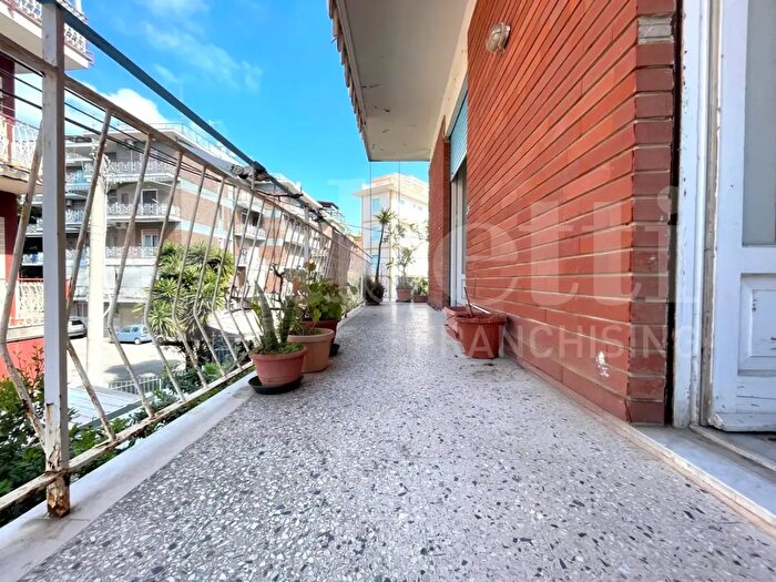 Appartamento con 6 locali in vendita in Via Asti, Gaeta