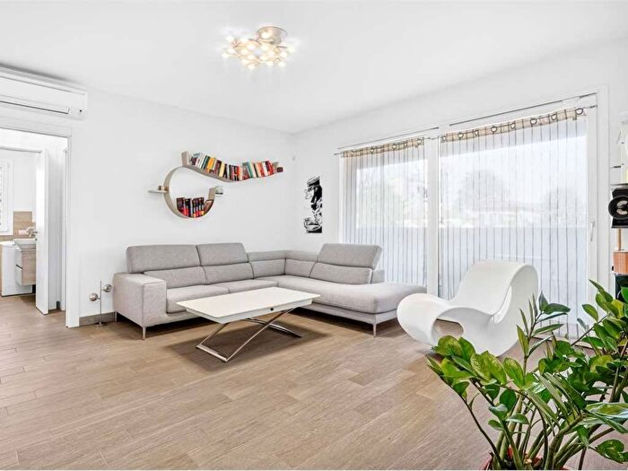 Appartamento quadrilocale in affitto in VIA LURA, San Pietro Pace, Rho