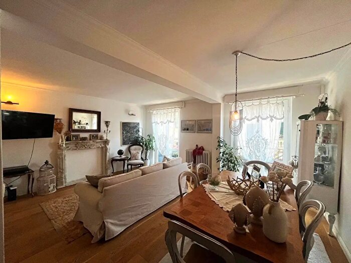 Casa con 6 locali in vendita in Viareggio