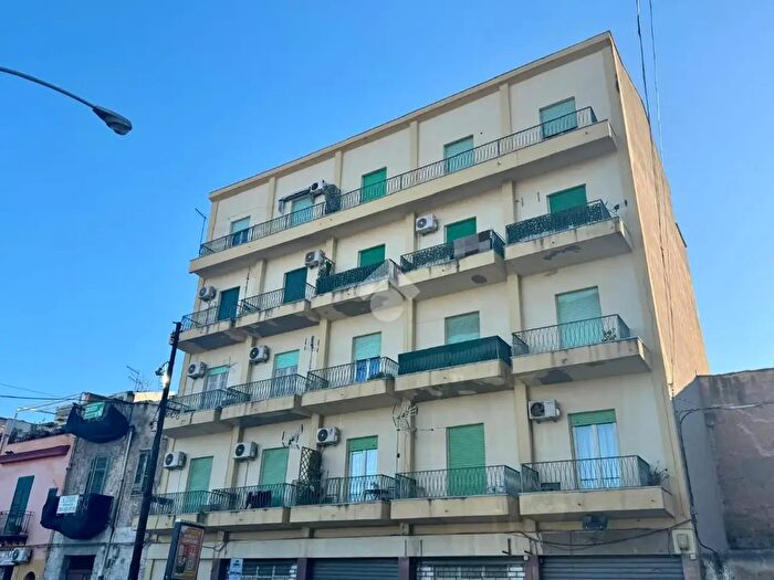 Appartamento trilocale in vendita in Corso dei Mille, Palermo