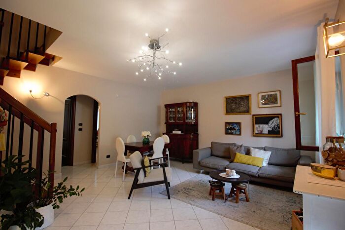 Casa quadrilocale in vendita in Via Trieste, Bosconero