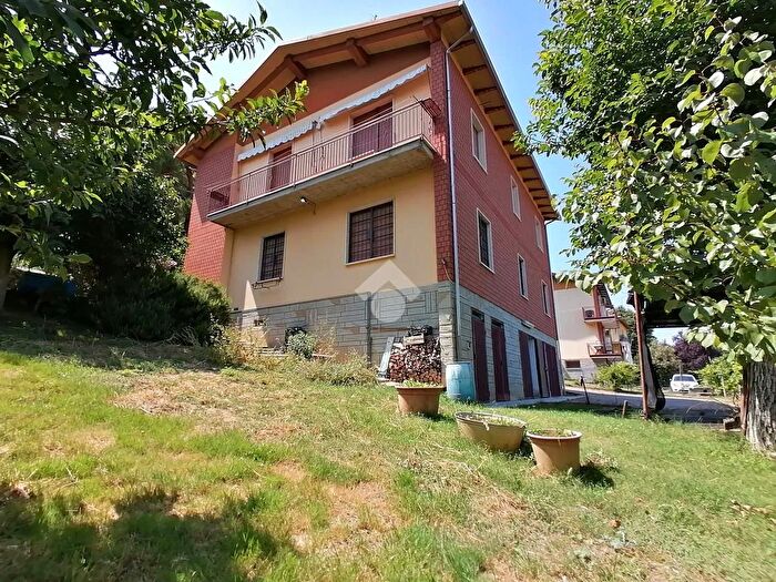 Casa con 8 locali in vendita in Via Fratelli Cervi, Valsamoggia