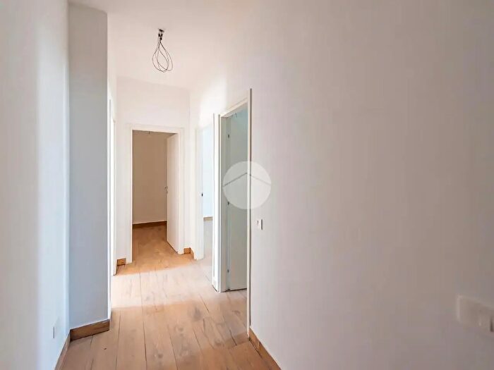 Appartamento trilocale in vendita in Via Monte Aprica, Baranzate