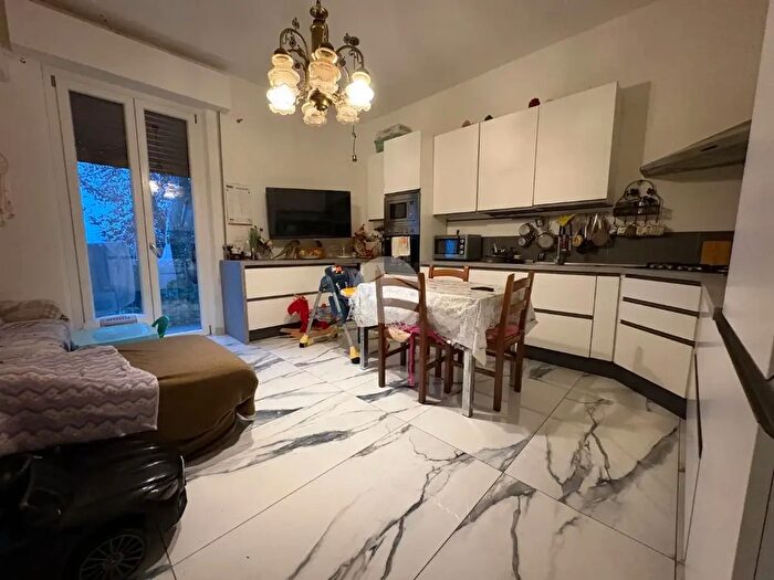 Appartamento trilocale in vendita in Via Pistoiese, Firenze