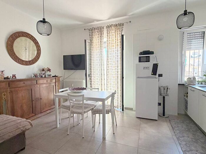 Appartamento bilocale in affitto in Via IV Novembre, Centro, Carignano